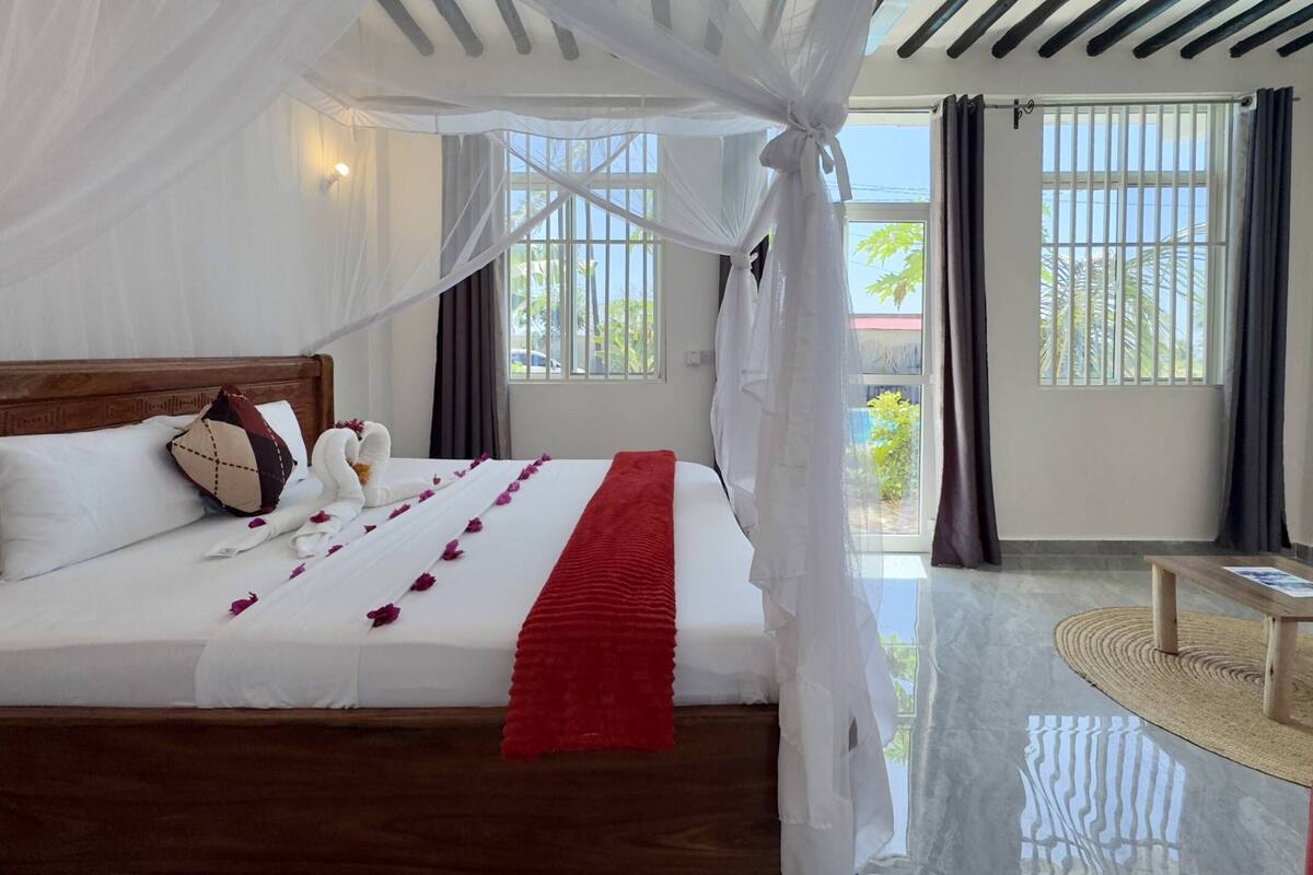 Deluxe Double Room, Balcony, Pool View