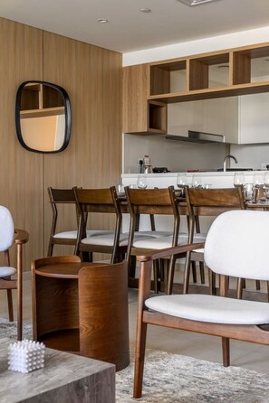 Dining - Prime Location Full Burj View 2 min to Dubai Mall (Dubai)