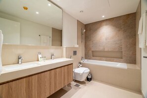 Hair dryer - Prime Location Full Burj View 2 min to Dubai Mall (Dubai)