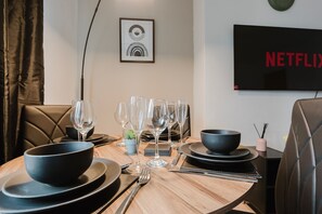 House | Dining - Spacious 3-bed House Didsbury Manchester (Manchester)