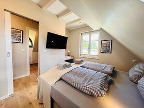 1 bedroom, iron/ironing board, free WiFi - Newly built, modern, exclusive - that describes the Klein Stresow vacation village (Klein Stresow)