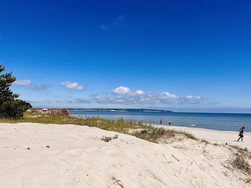 Ferienwohnung Aquamarin: helle 80 qm, nur 50 m vom Ostseestrand entfernt.