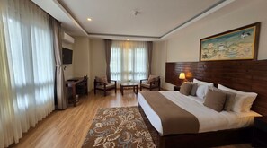 Deluxe Double or Twin Room, Private Bathroom | Desk, free WiFi