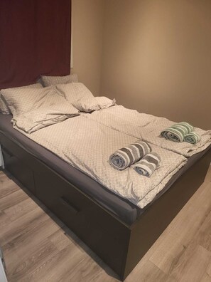 1 bedroom, iron/ironing board, WiFi - Charming 1-bedroom apartment in nice Akershus with WiFi, AC at Hanaborg train s. (Akershus)