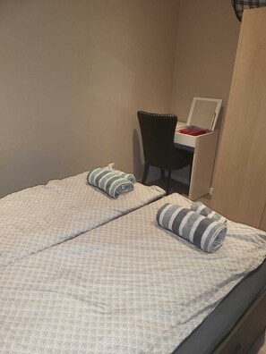 1 bedroom, iron/ironing board, WiFi - Charming 1-bedroom apartment in nice Akershus with WiFi, AC at Hanaborg train s. (Akershus)