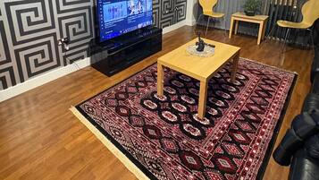 Apartment | Living area | TV