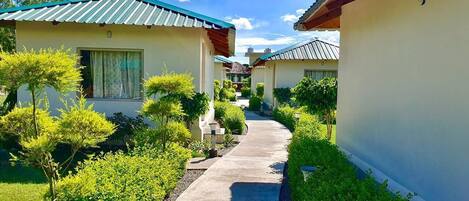 Vista frontal de la propiedad