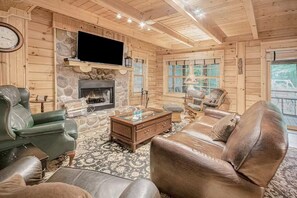 Télévision, cheminée