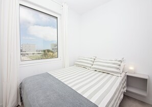 3 bedrooms, iron/ironing board, travel crib, WiFi