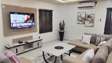 Economy Apartment, Balcony, City View | Living area