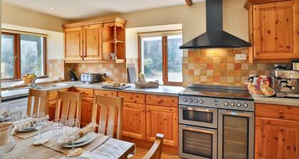 Host Stay The Farmhouse