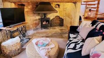 House | 1 bedroom, desk, Internet