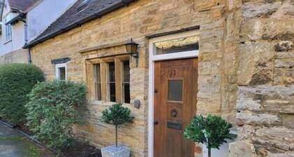 Host Stay Gwenelin Cottage