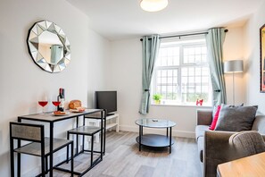 Apartment | 2 bedrooms, Internet - Host Stay Croydon Road Apartment (Caterham)