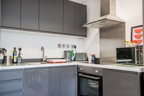Apartment | 2 bedrooms, Internet - Host Stay Croydon Road Apartment (Caterham)