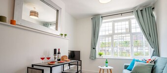 Host Stay Croydon Road Dwelling