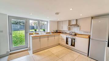 House | 3 bedrooms, Internet