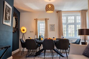 Apartment | 4 bedrooms, Internet