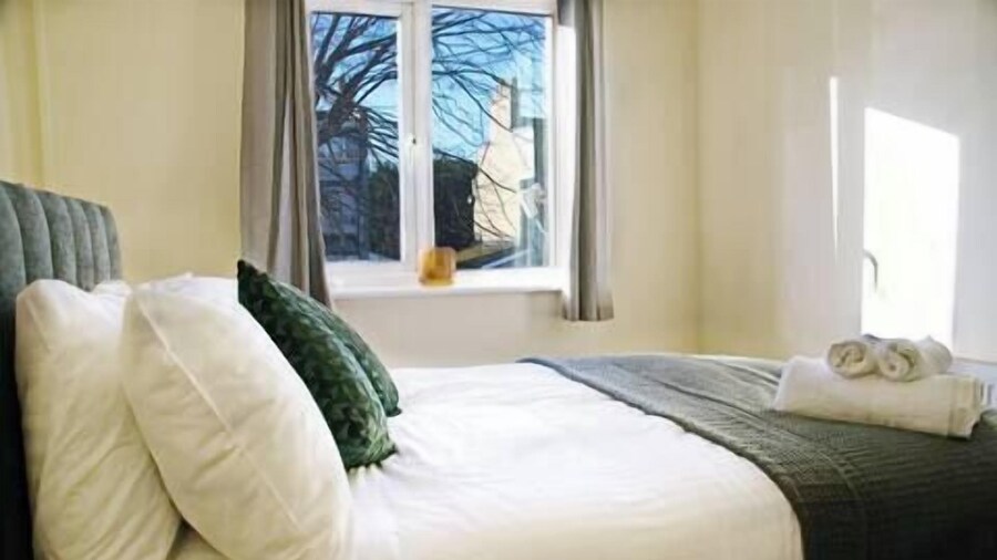 Host Stay Clacton Waves