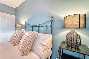 House | 3 bedrooms, desk, Internet