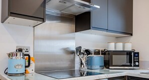 Apartment | 3 bedrooms - Host Stay Croydon Road Abode (Caterham)