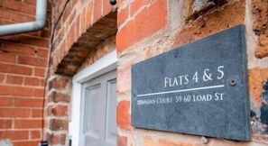 Apartment | 2 bedrooms, Internet - Host Stay Chandan Court Apartment (Bewdley)