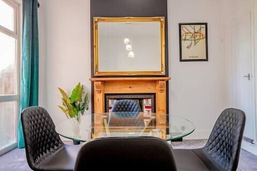 Host Stay Somerset Road House