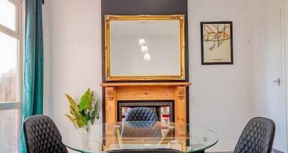 Host Stay Somerset Road House