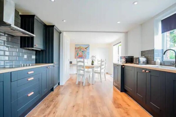 House | 3 bedrooms, Internet - Host Stay The Pippins (Ledbury)