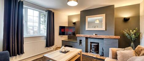 3 bedrooms, Internet