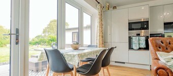 Host Stay Little Highlands
