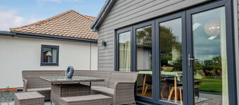 Host Stay Little Highlands