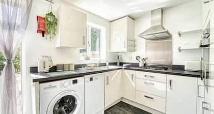 Host Stay Walkers Lane House
