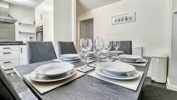 Rumah | 3 kamar tidur, meja kerja, dan internet