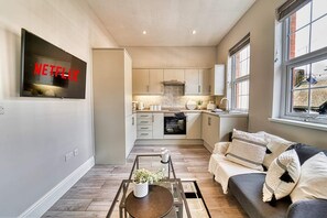 Apartment | 1 bedroom, desk, Internet - Host Stay Taylor Apartment (Worcester)