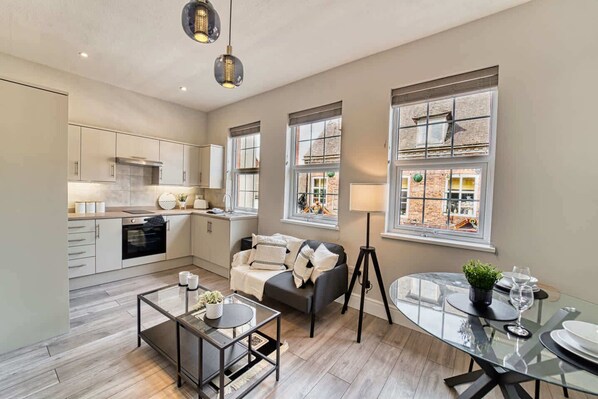 Apartment | 1 bedroom, desk, Internet - Host Stay Taylor Apartment (Worcester)