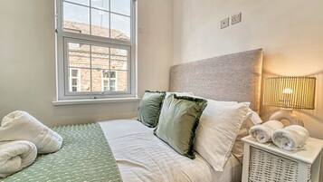 Apartment | 1 bilik tidur, meja, Internet