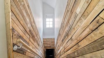 Apartment | 1 bedroom, desk, Internet