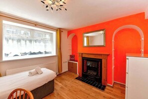 House | 4 bedrooms, Internet - Host Stay Oxford Street House (Swansea)
