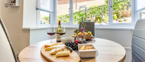 2 bedrooms, Internet