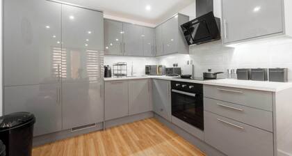 Host Stay Maple Court