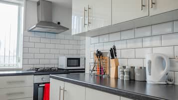 House | 5 bedrooms, Internet