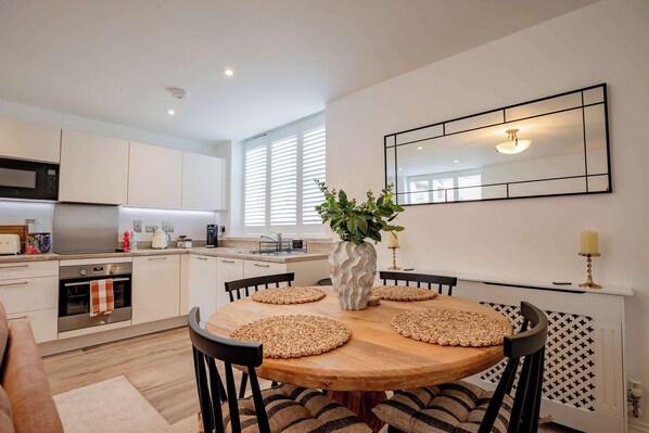 House | 1 bedroom, Internet - Host Stay The Old School House (Worcester)