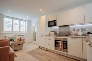 House | 1 bedroom, Internet - Host Stay The Old School House (Worcester)