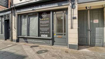 Apartment | 2 bedrooms, desk, Internet