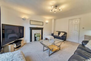 Ferienhaus | 3 Schlafzimmer, Schreibtisch, Internetzugang