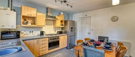 独立别墅 | 3 多间卧室、办公桌、高速上网