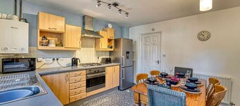 Host Stay Lion Court