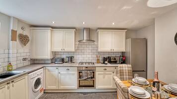 House | 3 bilik tidur, Internet