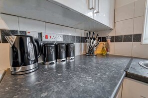 House | 3 bedrooms, desk, Internet - Host Stay Coney Green (Worcester)